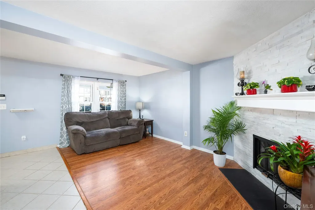 1506 Kings Way Carmel NY 10512