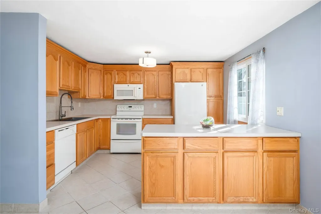 1506 Kings Way Carmel NY 10512