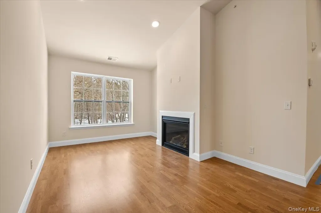 4 Steven Circle Dix Hills NY 11746