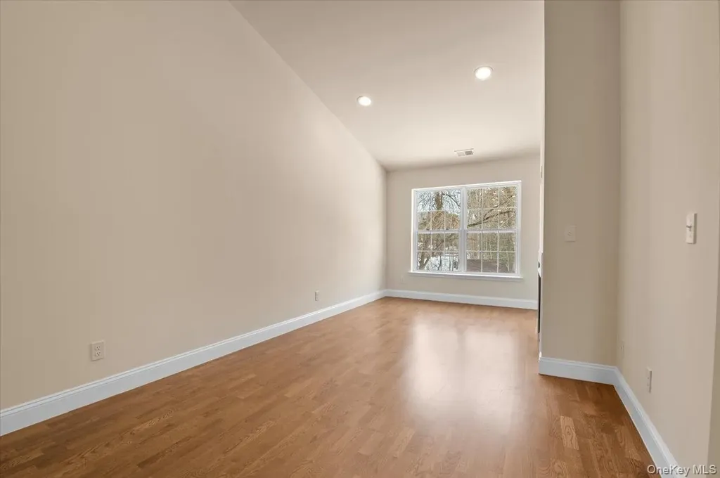 4 Steven Circle Dix Hills NY 11746