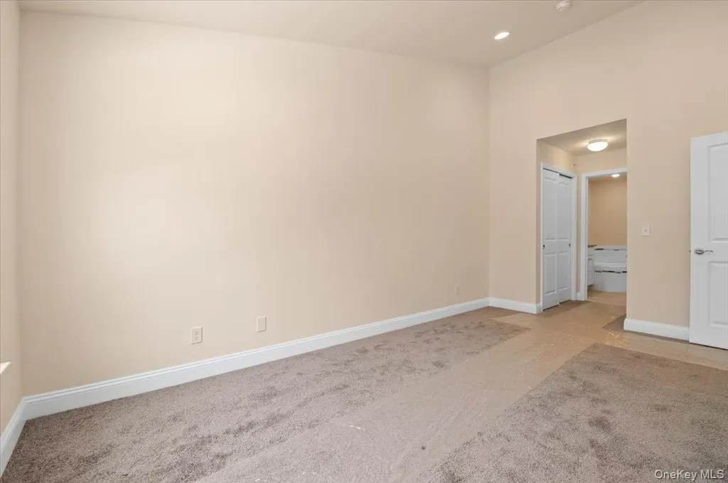4 Steven Circle Dix Hills NY 11746