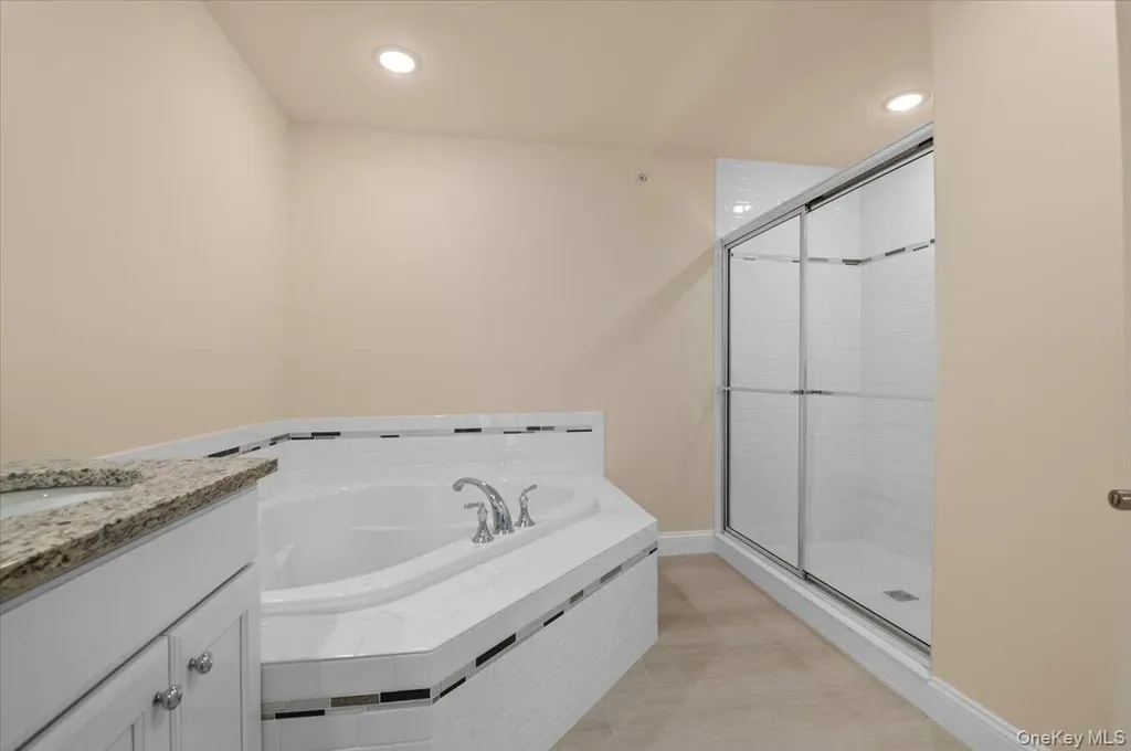 4 Steven Circle Dix Hills NY 11746