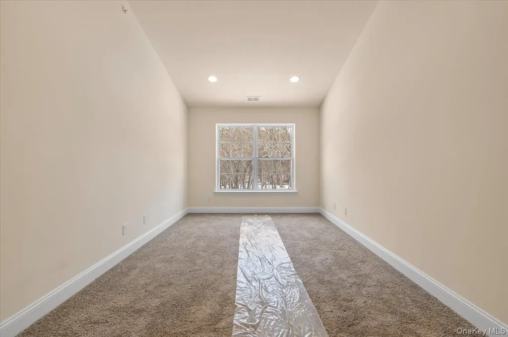 4 Steven Circle Dix Hills NY 11746