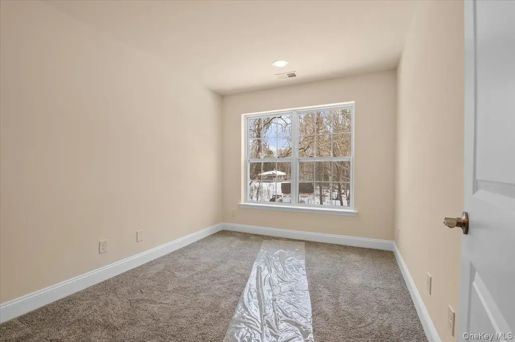 4 Steven Circle Dix Hills NY 11746