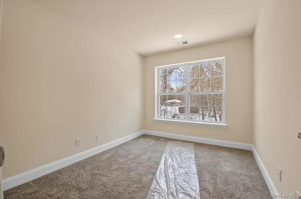 4 Steven Circle Dix Hills NY 11746