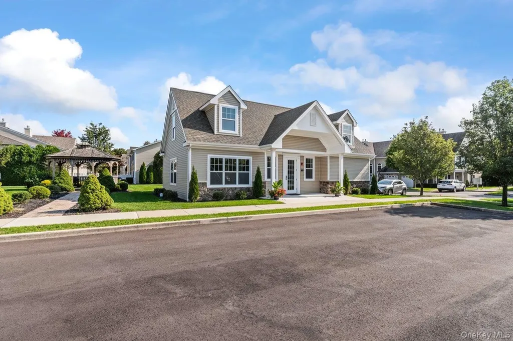 4 Steven Circle Dix Hills NY 11746