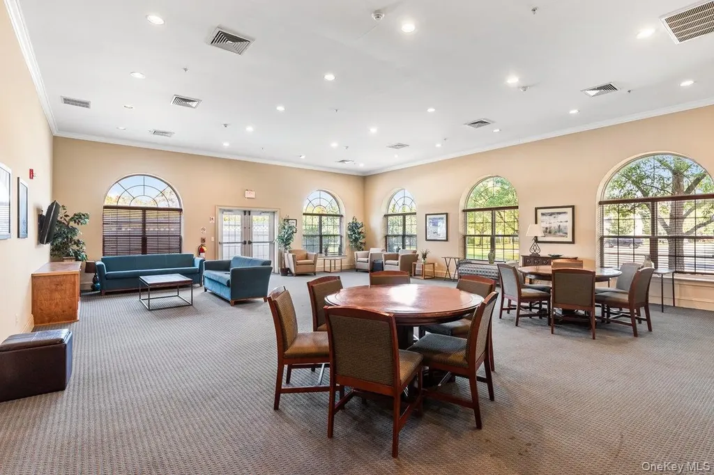 4 Steven Circle Dix Hills NY 11746