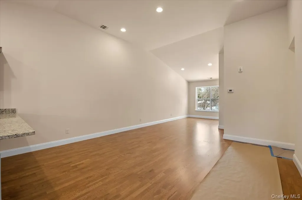 4 Steven Circle Dix Hills NY 11746
