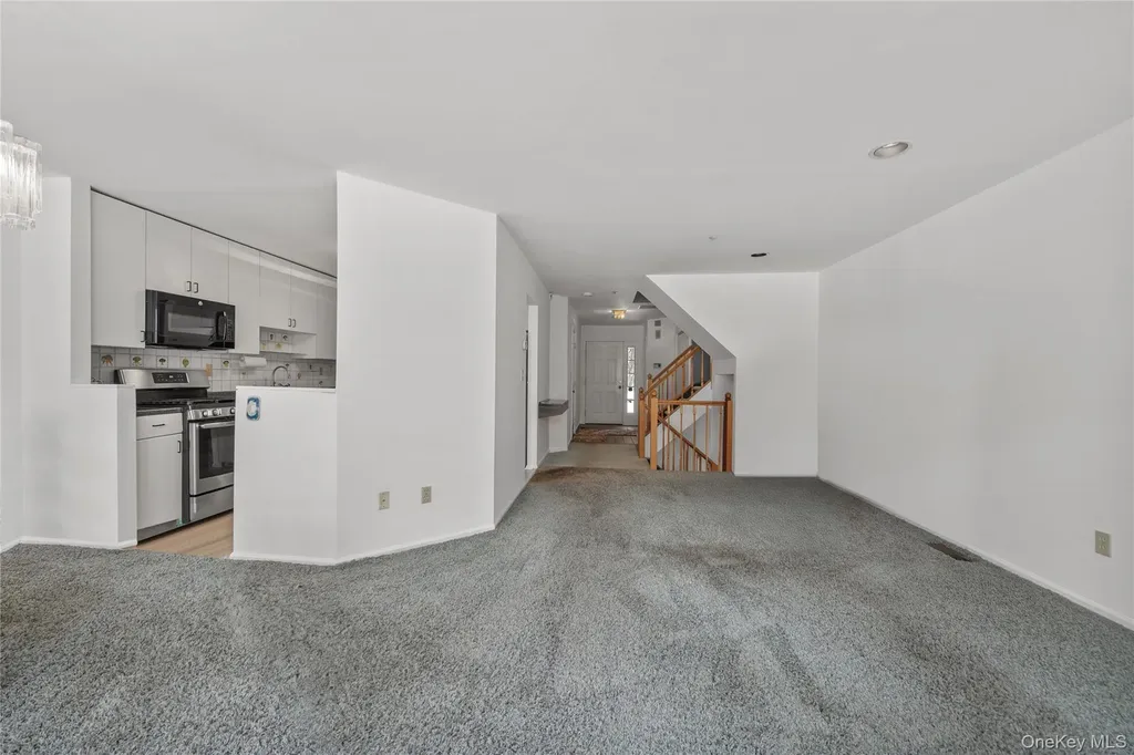 302 Pondside Drive White Plains NY 10607