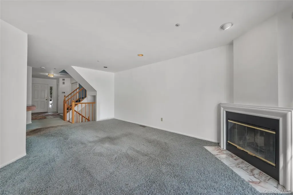 302 Pondside Drive White Plains NY 10607