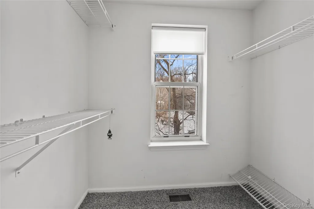 302 Pondside Drive White Plains NY 10607