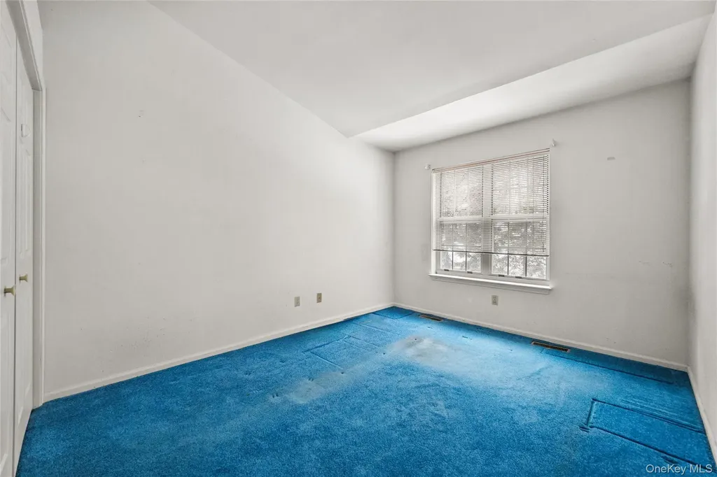 302 Pondside Drive White Plains NY 10607
