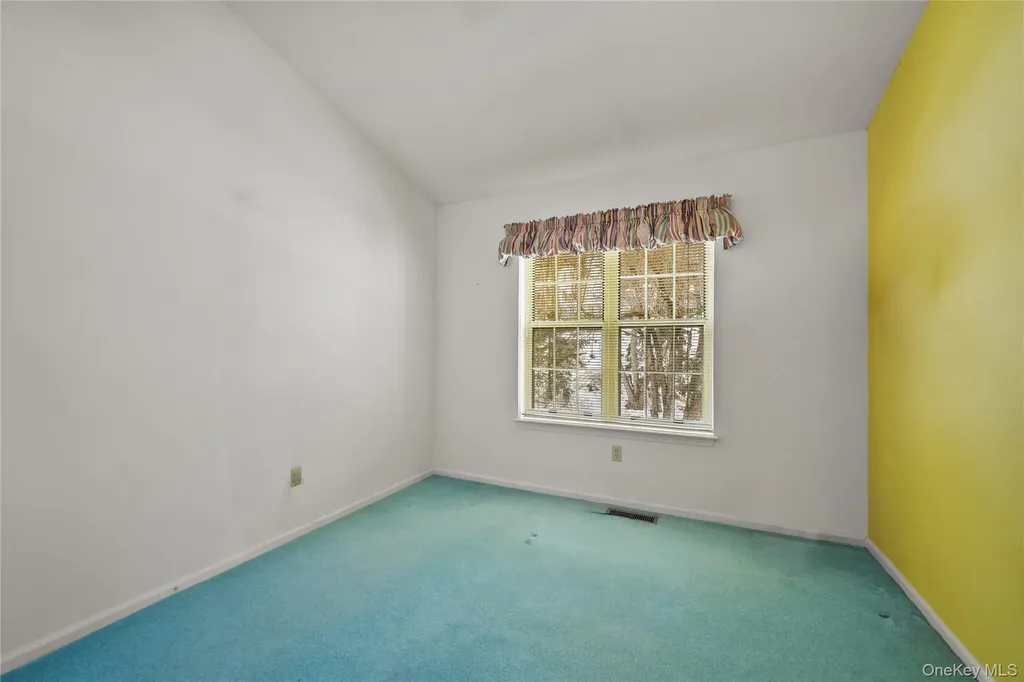 302 Pondside Drive White Plains NY 10607