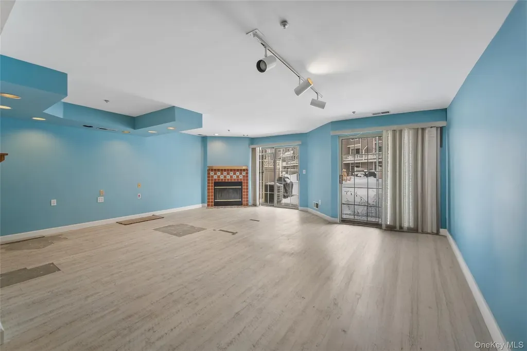 302 Pondside Drive White Plains NY 10607