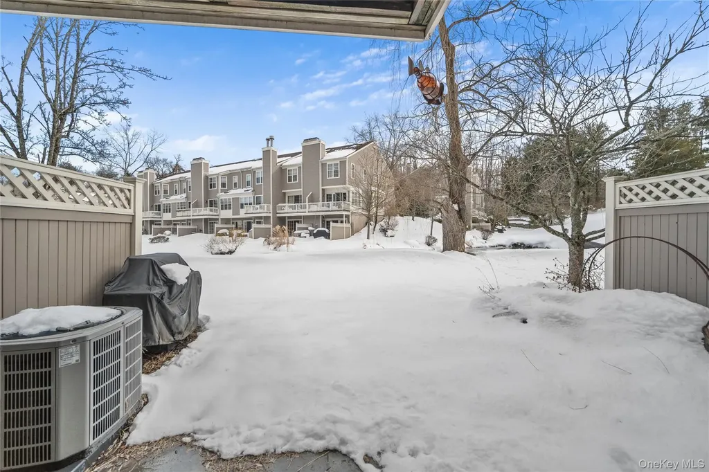 302 Pondside Drive White Plains NY 10607