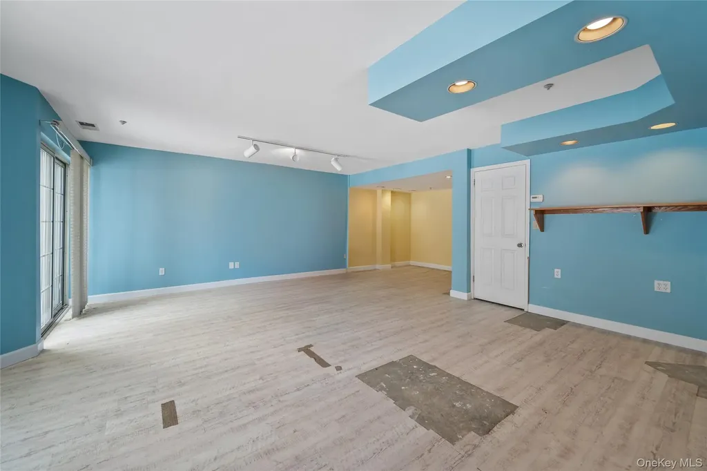 302 Pondside Drive White Plains NY 10607