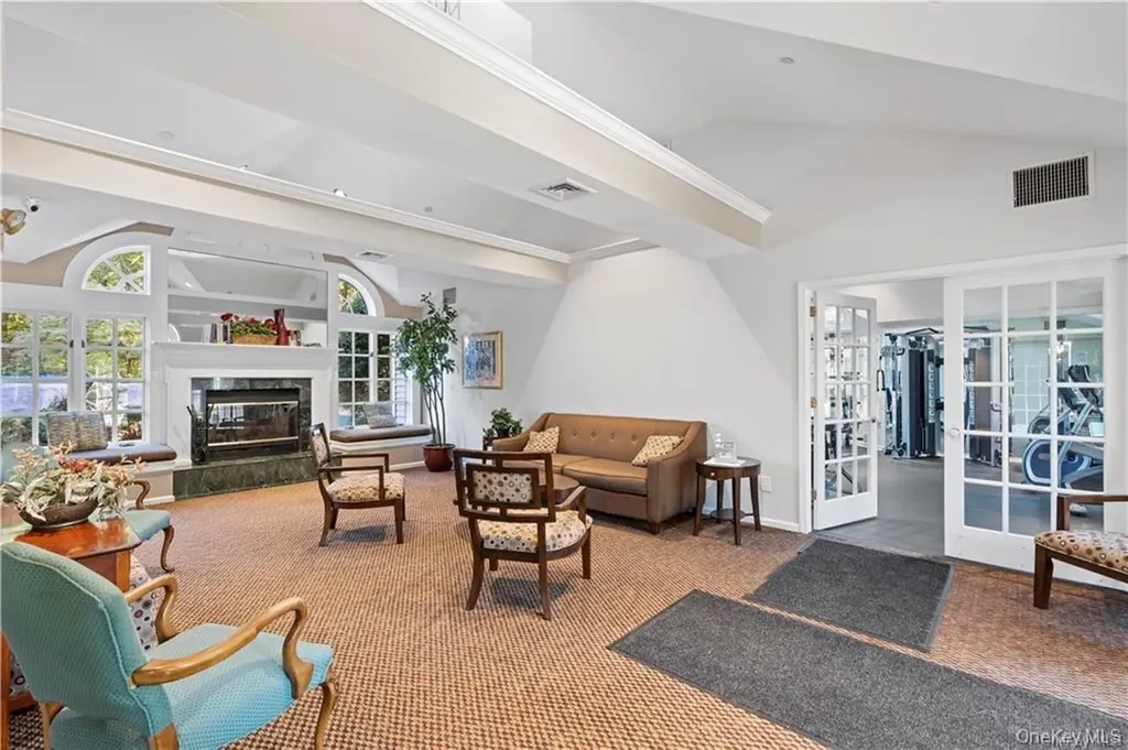302 Pondside Drive White Plains NY 10607