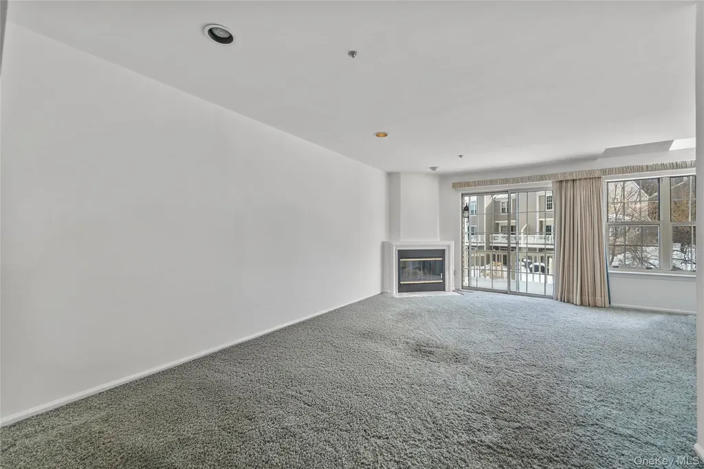 302 Pondside Drive White Plains NY 10607