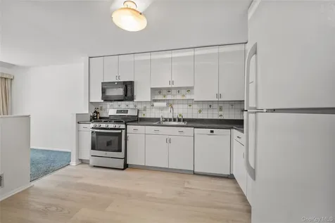 302 Pondside Drive White Plains NY 10607
