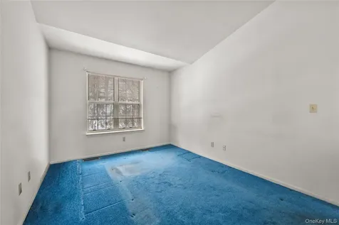 302 Pondside Drive White Plains NY 10607