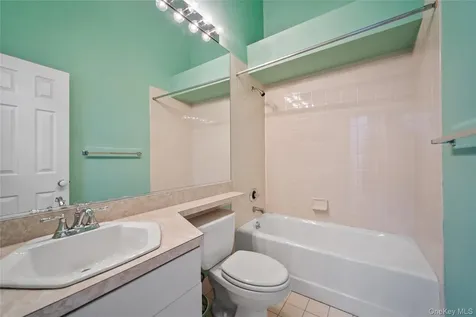 302 Pondside Drive White Plains NY 10607