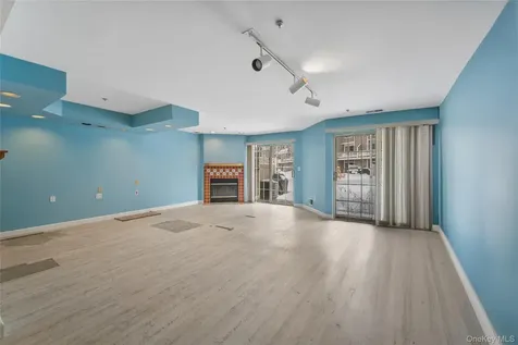 302 Pondside Drive White Plains NY 10607