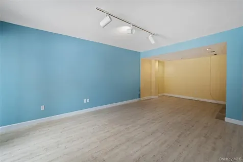 302 Pondside Drive White Plains NY 10607