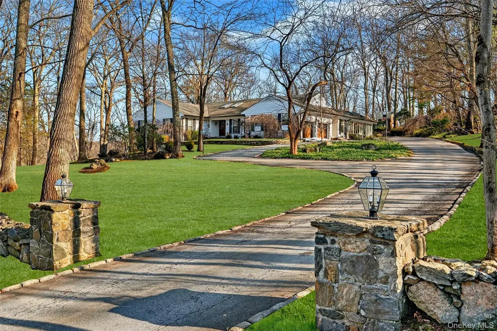 18 Reynolds Lane Katonah NY 10536