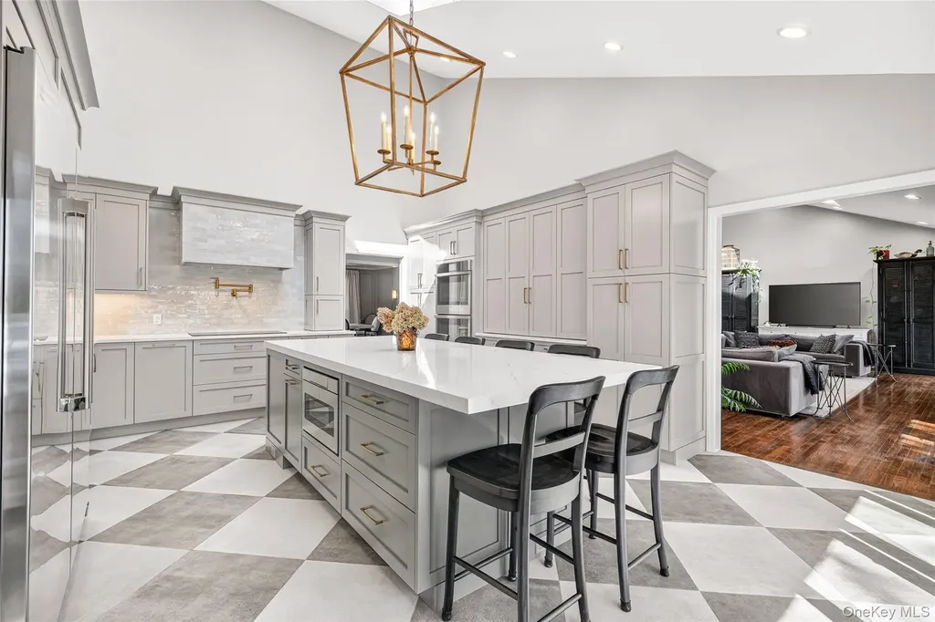 18 Reynolds Lane Katonah NY 10536