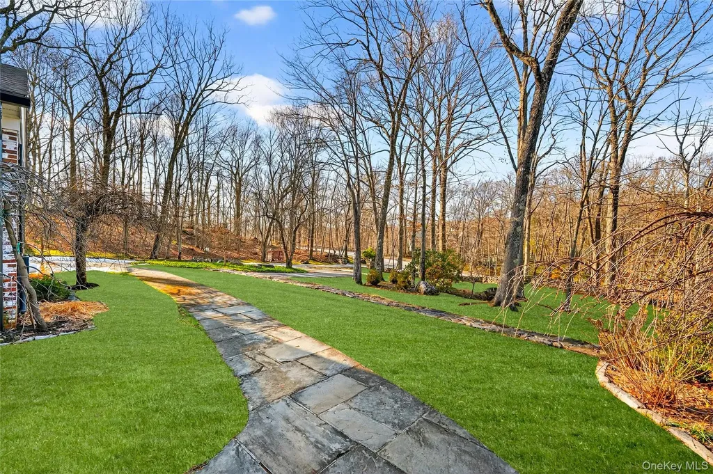18 Reynolds Lane Katonah NY 10536