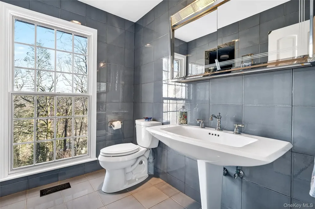 18 Reynolds Lane Katonah NY 10536