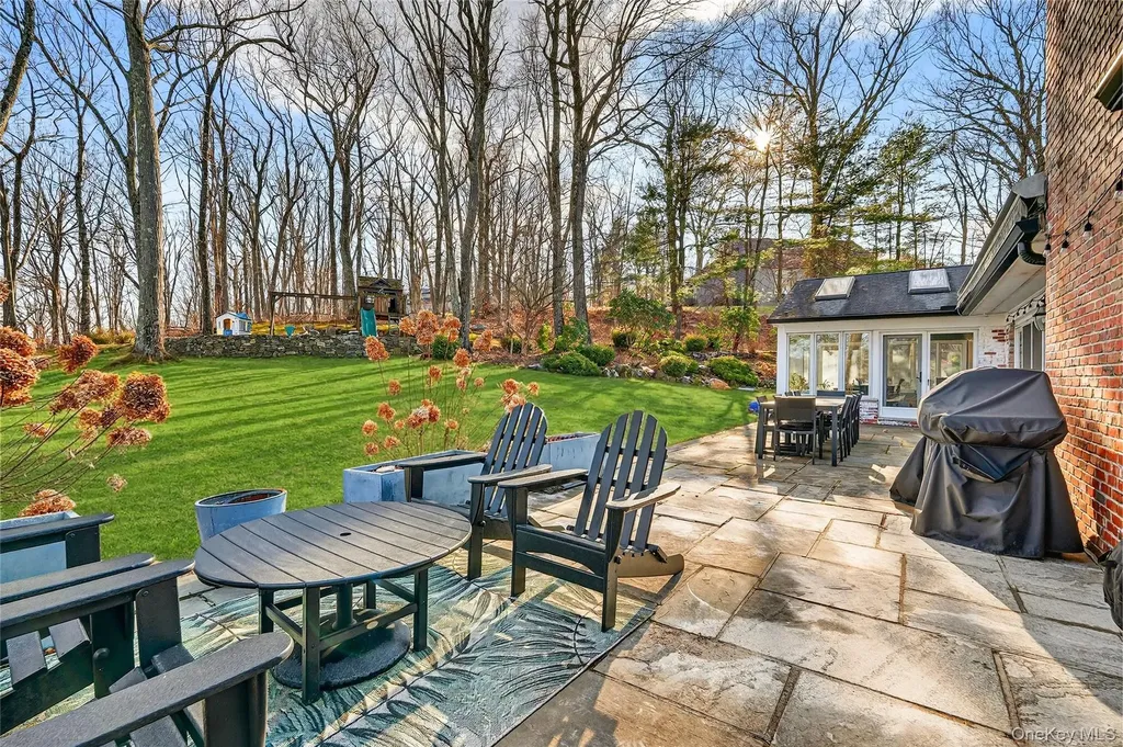 18 Reynolds Lane Katonah NY 10536