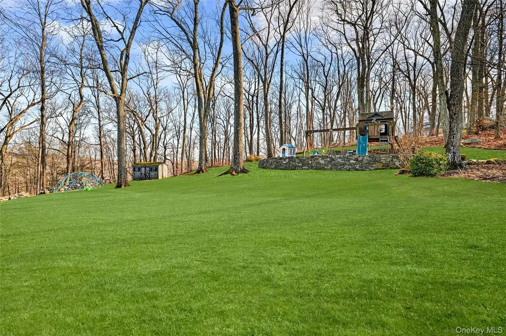 18 Reynolds Lane Katonah NY 10536
