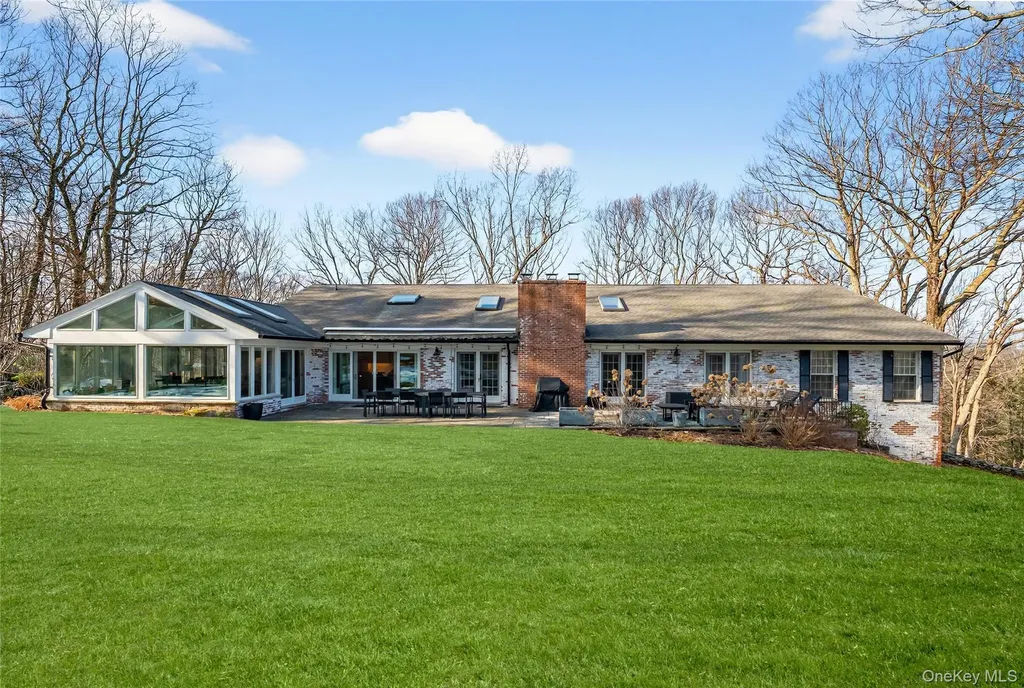 18 Reynolds Lane Katonah NY 10536