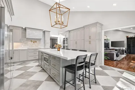 18 Reynolds Lane Katonah NY 10536