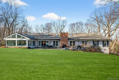 18 Reynolds Lane Katonah NY 10536
