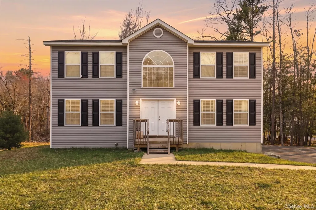 62 Bristol Circle Rock Hill NY 12775