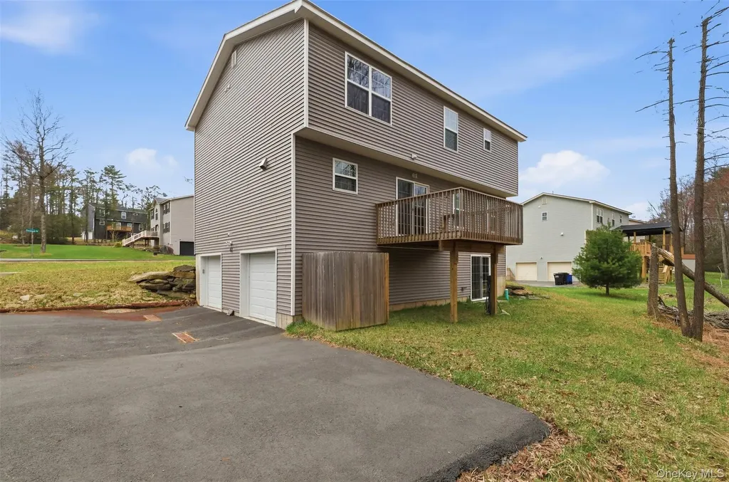 62 Bristol Circle Rock Hill NY 12775