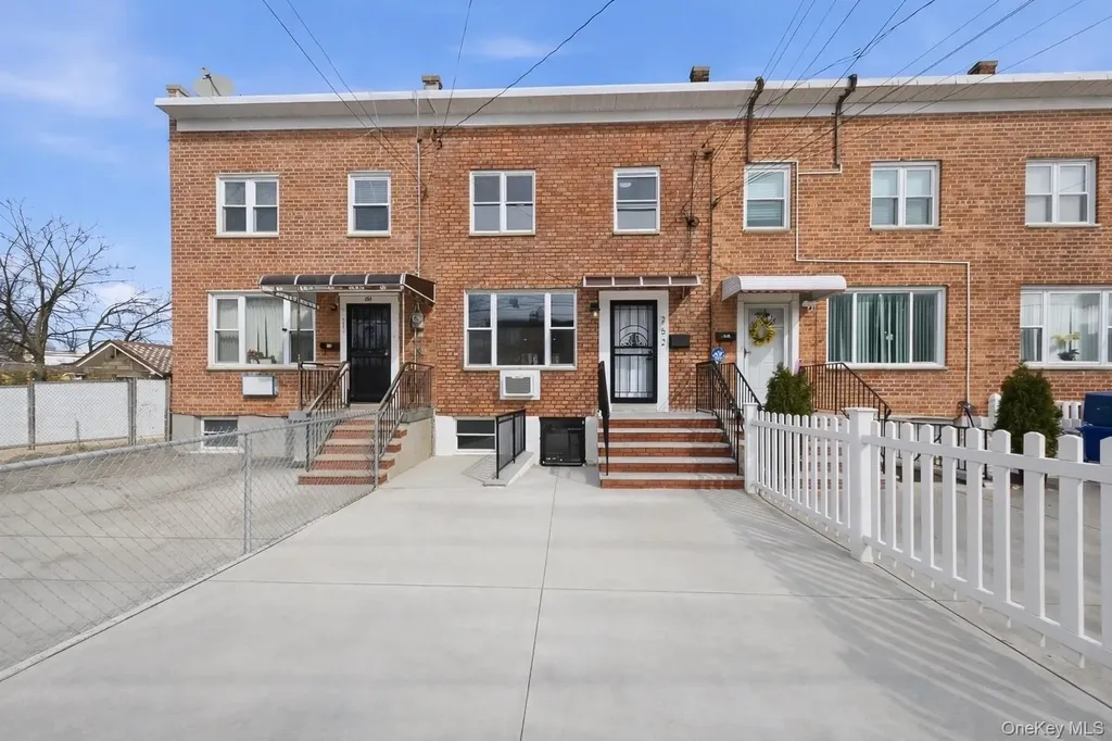 252 Brinsmade Avenue Bronx NY 10465