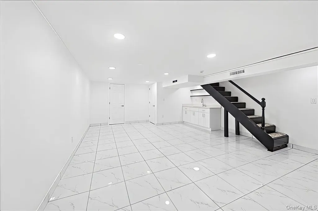 252 Brinsmade Avenue Bronx NY 10465
