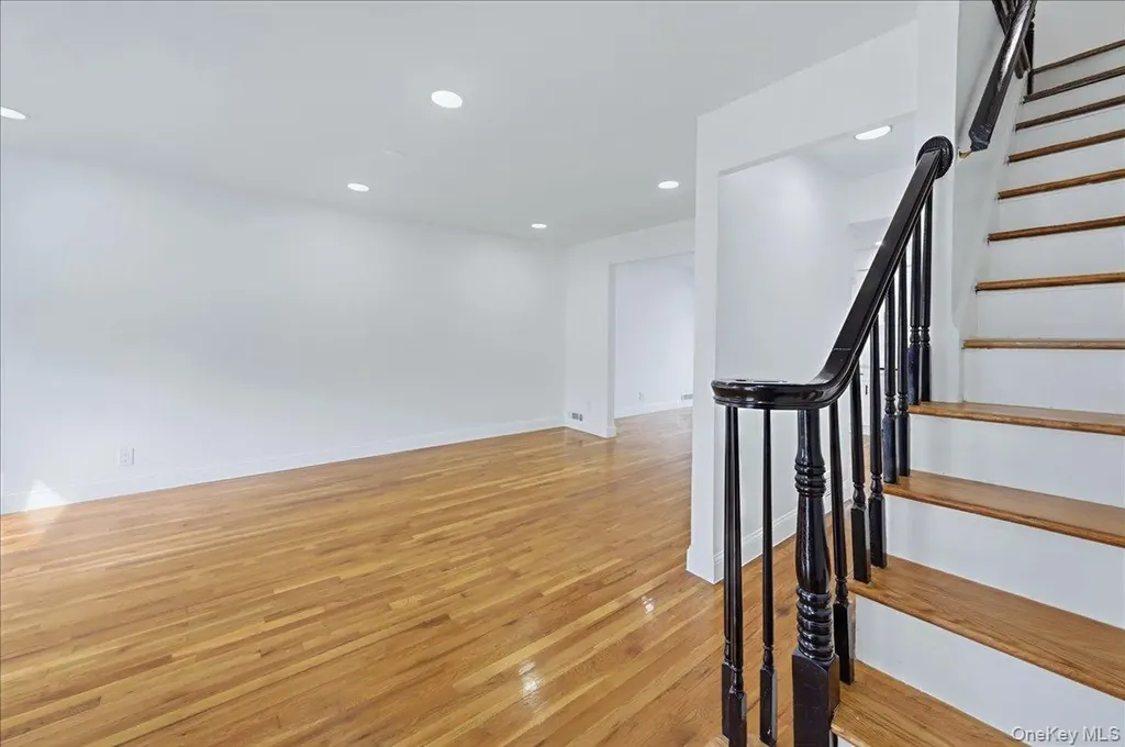 252 Brinsmade Avenue Bronx NY 10465