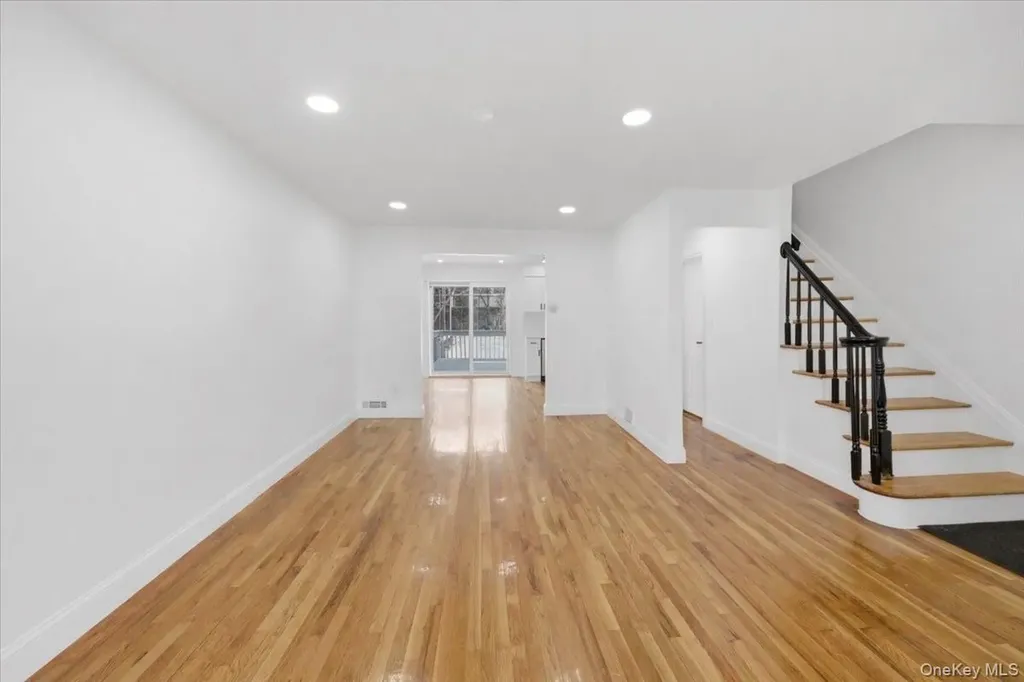 252 Brinsmade Avenue Bronx NY 10465