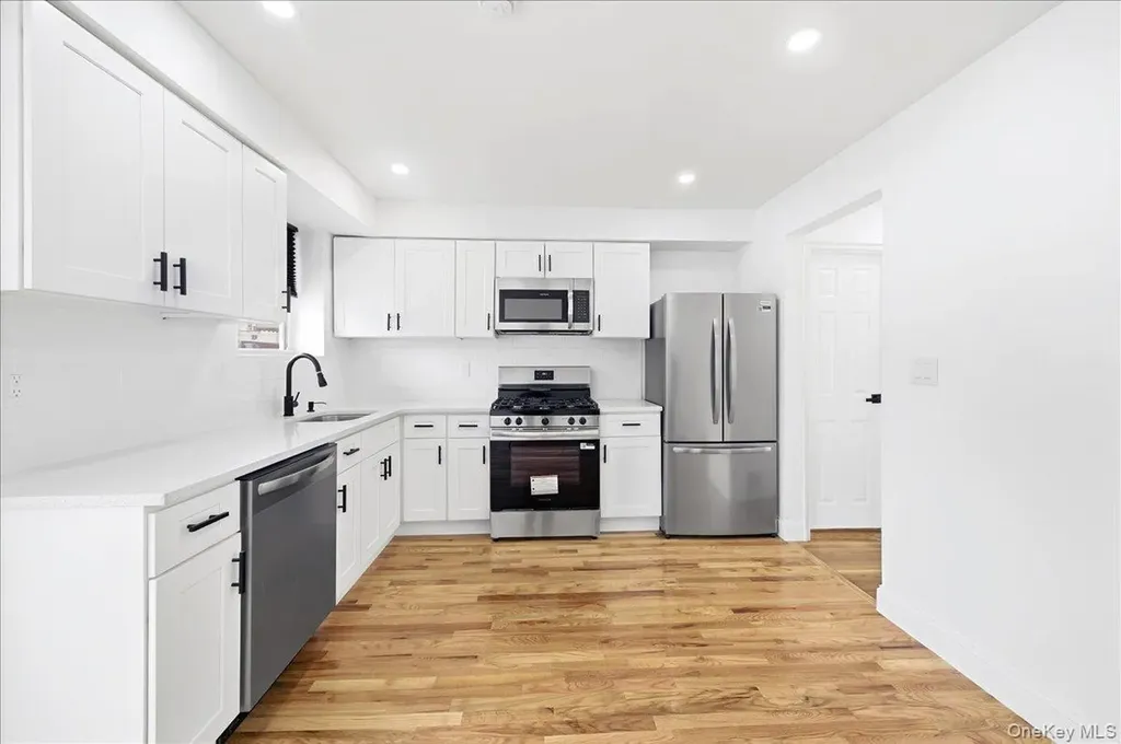 252 Brinsmade Avenue Bronx NY 10465