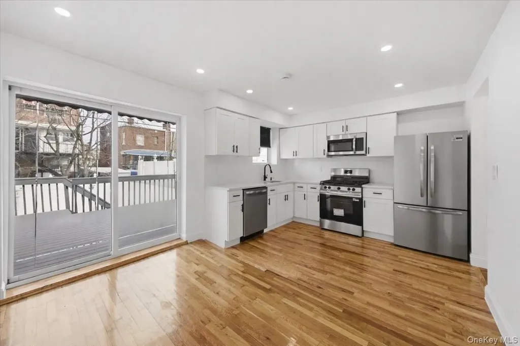 252 Brinsmade Avenue Bronx NY 10465