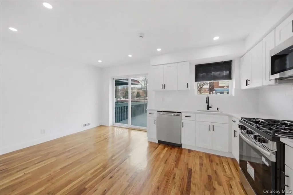 252 Brinsmade Avenue Bronx NY 10465