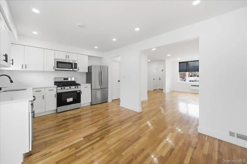 252 Brinsmade Avenue Bronx NY 10465