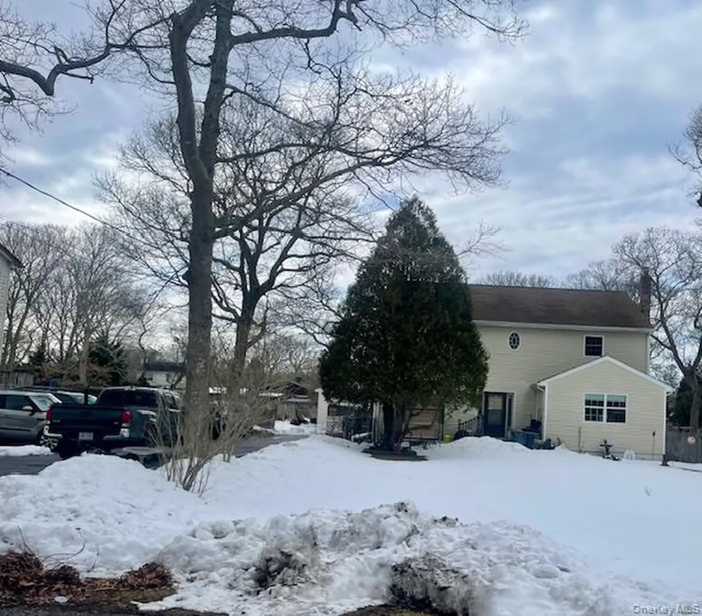 120 Stackyard Drive Mastic Beach NY 11951