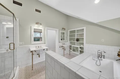 6 W Sunnyside Lane Irvington NY 10533