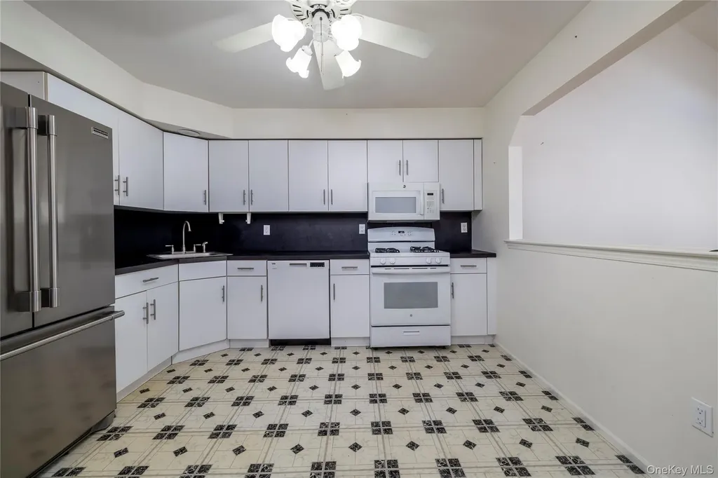 22 Ridgewood Drive Wantagh NY 11793
