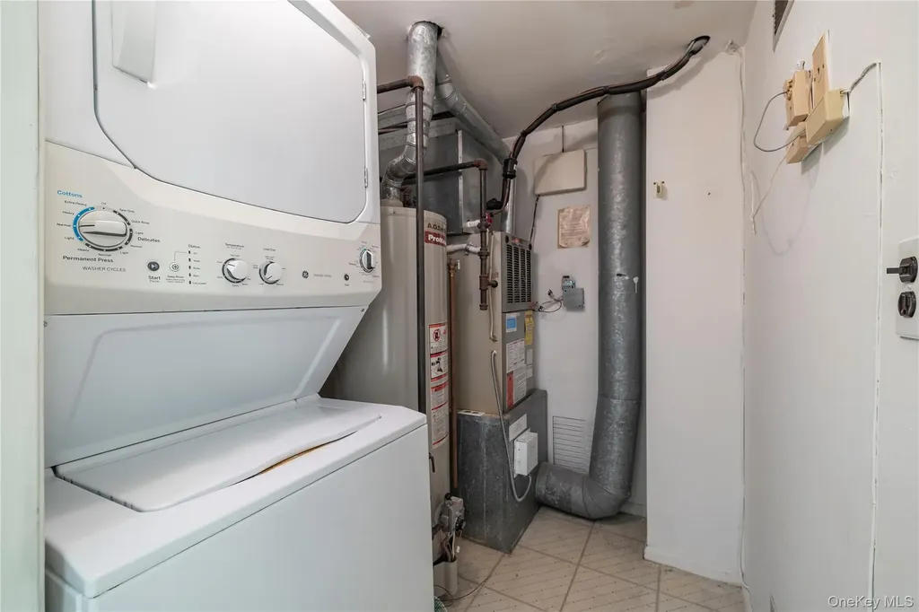 22 Ridgewood Drive Wantagh NY 11793